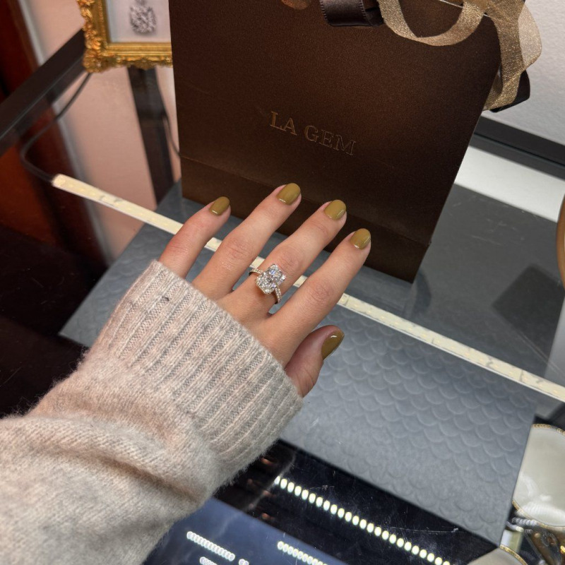 Engagement Ring with a Laboratory Diamond – Yellow Gold, 5.01 ct – photo 8 of 8