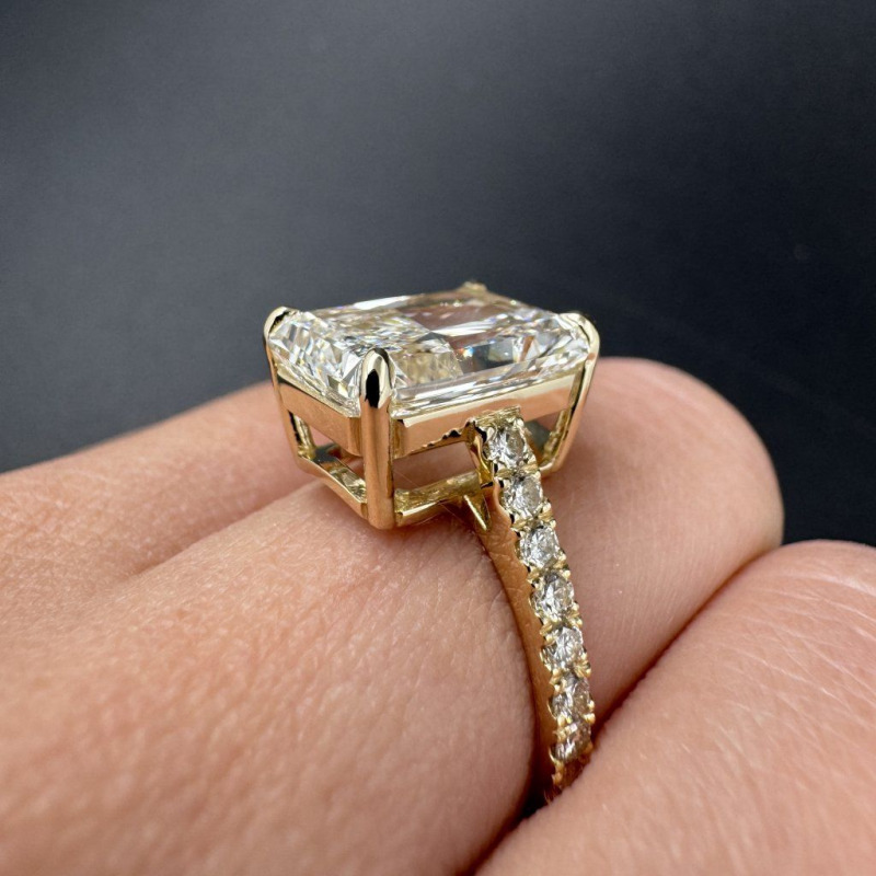 Engagement Ring with a Laboratory Diamond – Yellow Gold, 5.01 ct – photo 1 of 8