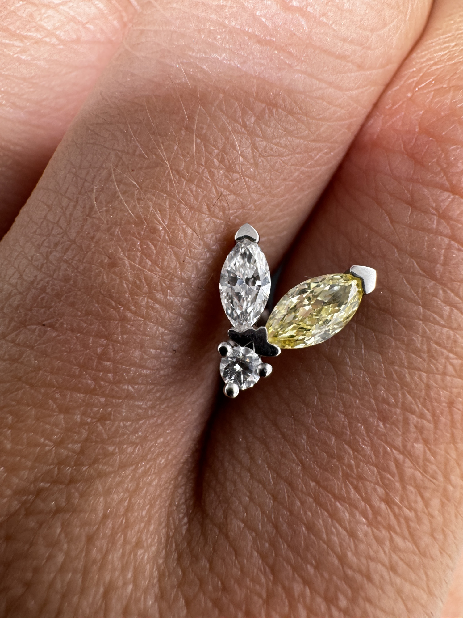 Double Leaf Earring – photo 1 of 2