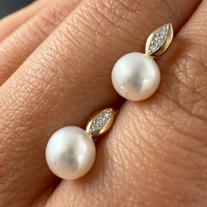 Zlaté náušnice s říčními perlami a přírodními diamanty, 0,02 ct – fotografie 3 z 4