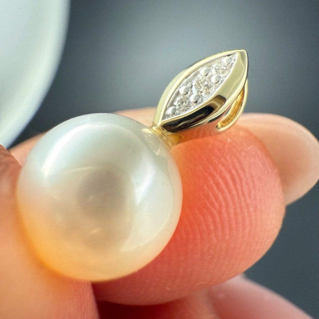 Pendant with River Pearl and Natural Diamonds, 0.02 ct – photo 1 of 4
