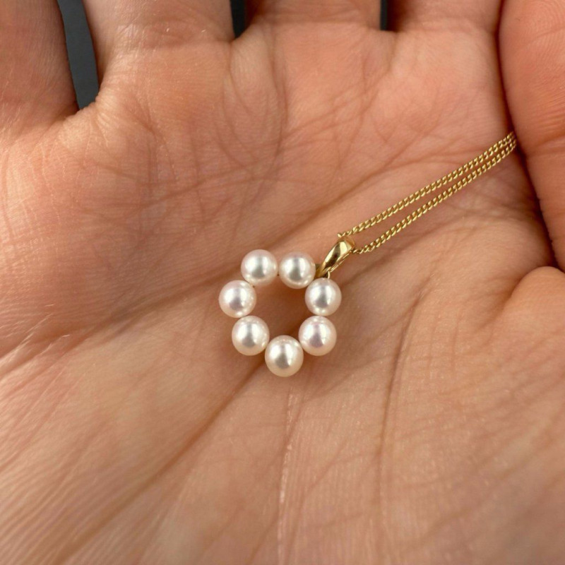 Gold Pendant with Circular Composition of River Pearls – photo 2 of 3