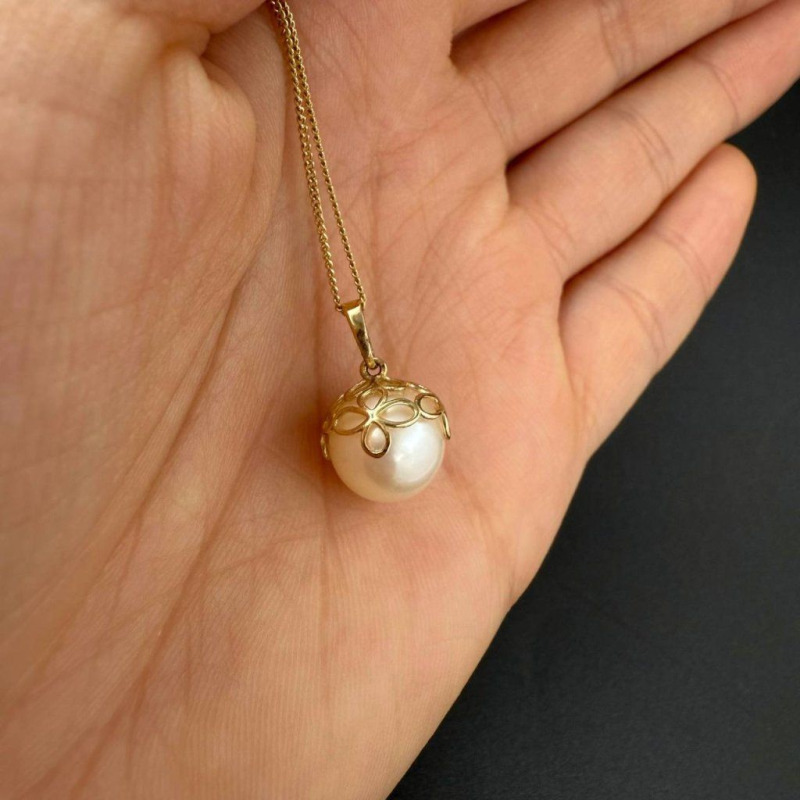 Gold Pendant with Freshwater Pearl in an Azure Gold Cage – Yellow Gold – photo 2 of 2