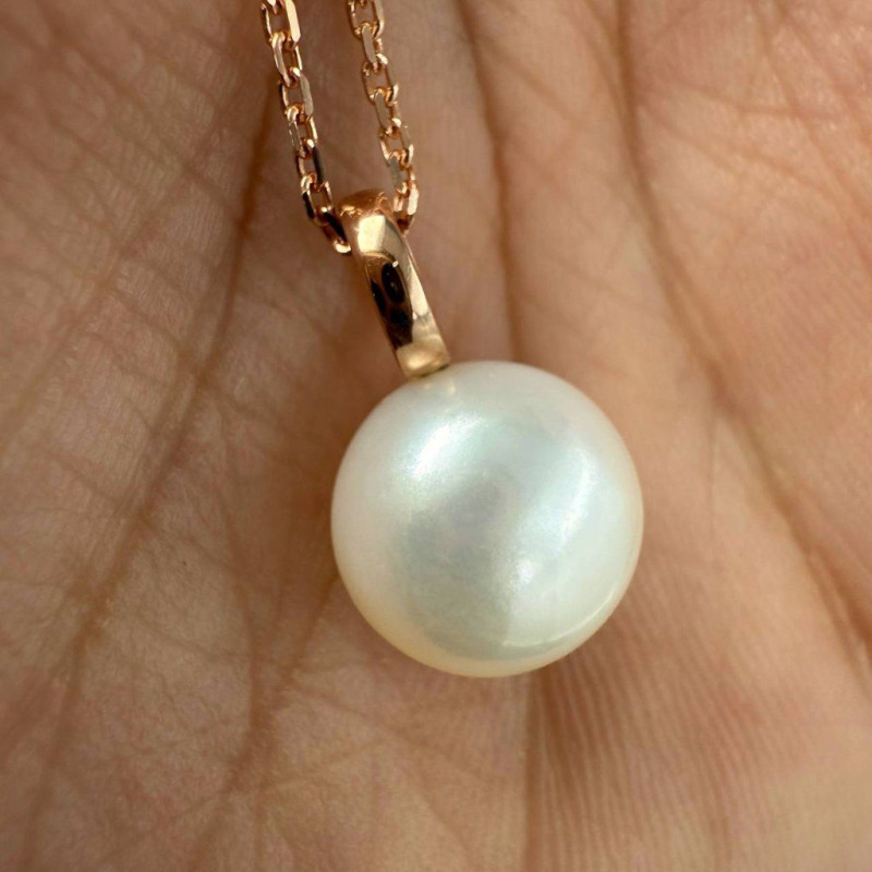 Classic Gold Pendant with a River Pearl – White Gold – photo 2 of 4