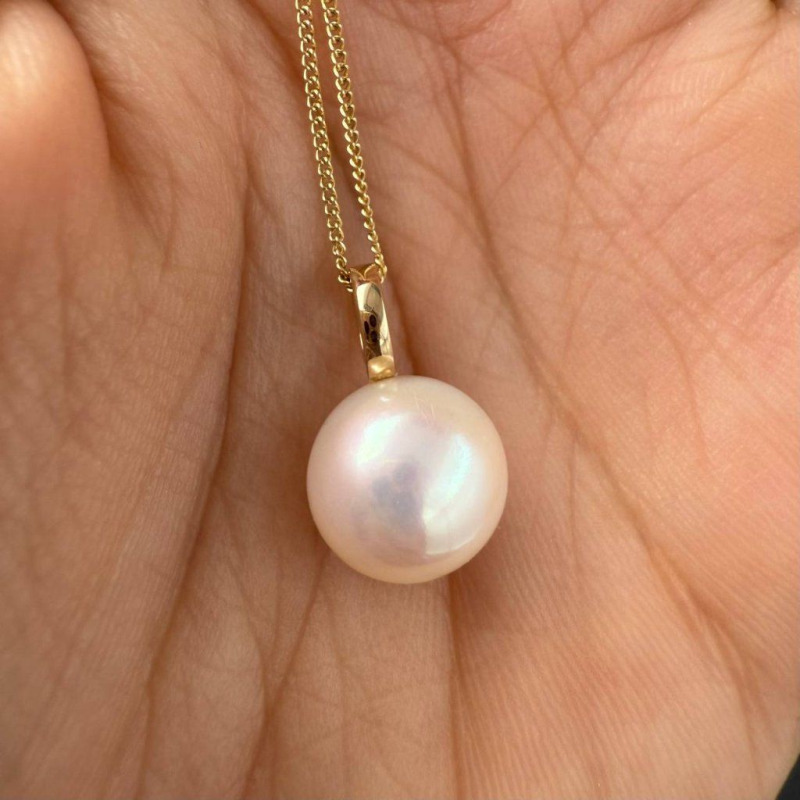 Classic Gold Pendant with a River Pearl – White Gold – photo 3 of 4