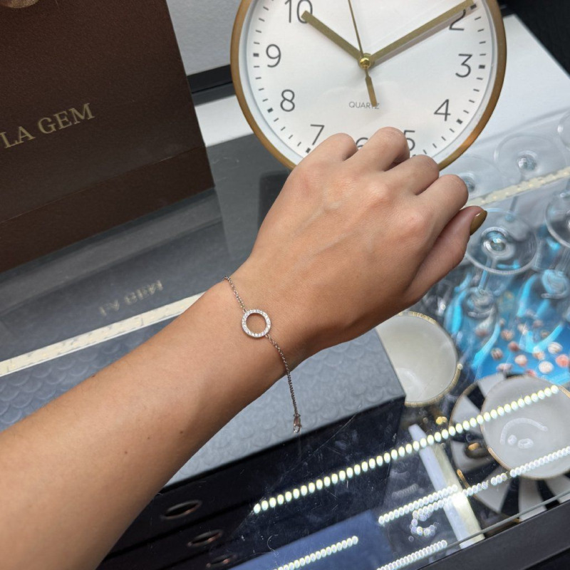 White Gold Bracelet with Diamond Circle – photo 3 of 4