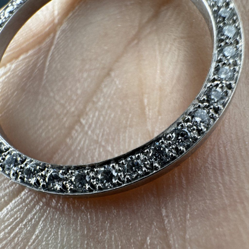 White Gold Pendant with Brilliant Circle – photo 3 of 3