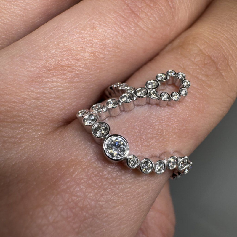Minimalist L-Shape Diamond Ring – White Gold – photo 6 of 7