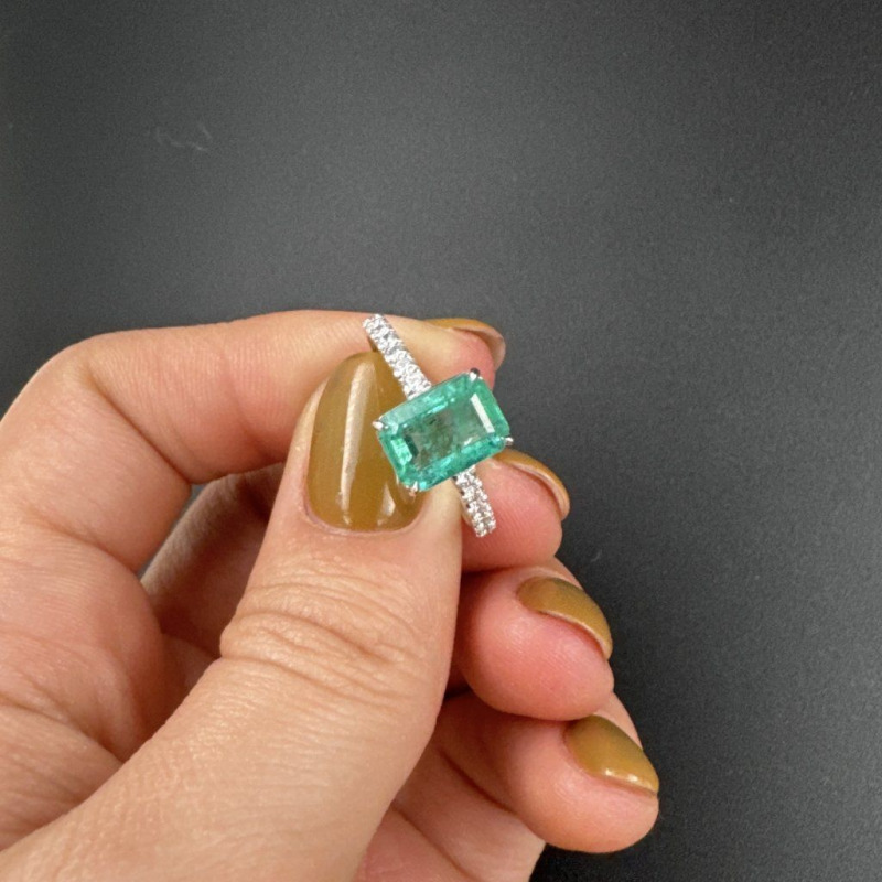 Gold Ring with Emerald and Diamonds – White Gold, 1.98 ct – photo 4 of 7