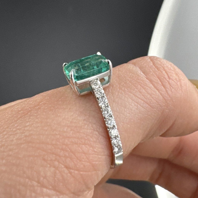 Gold Ring with Emerald and Diamonds – White Gold, 1.98 ct – photo 5 of 7