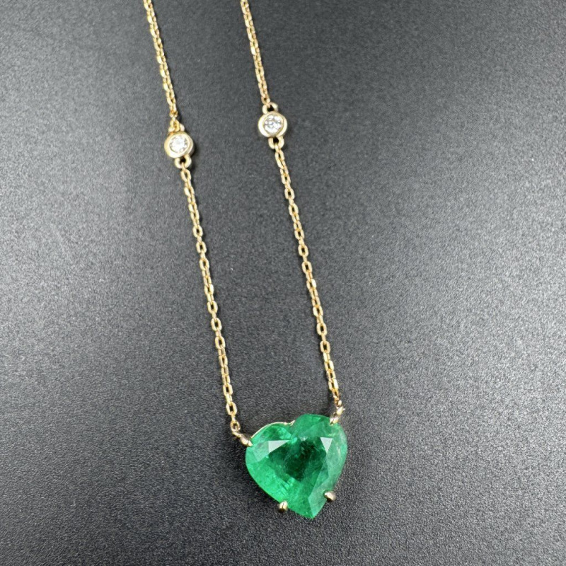 Emerald Necklace – Yellow Gold, 3.22 ct – photo 2 of 5