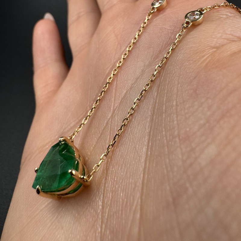 Emerald Necklace – Yellow Gold, 3.22 ct – photo 3 of 5
