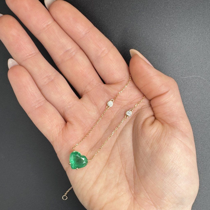 Emerald Necklace – Yellow Gold, 3.22 ct – photo 1 of 5