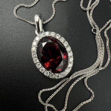 Necklace with Red Garnet