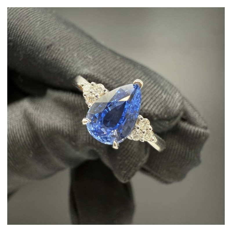 Sapphire Ring – White Gold – photo 4 of 5
