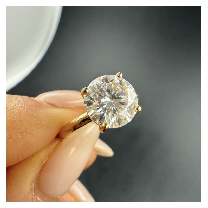 Gold Ring with Moissanite – photo 2 of 5