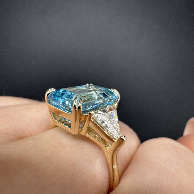 Ring with Topaz and Diamonds – Yellow Gold, 5.55 ct – photo 2 of 5