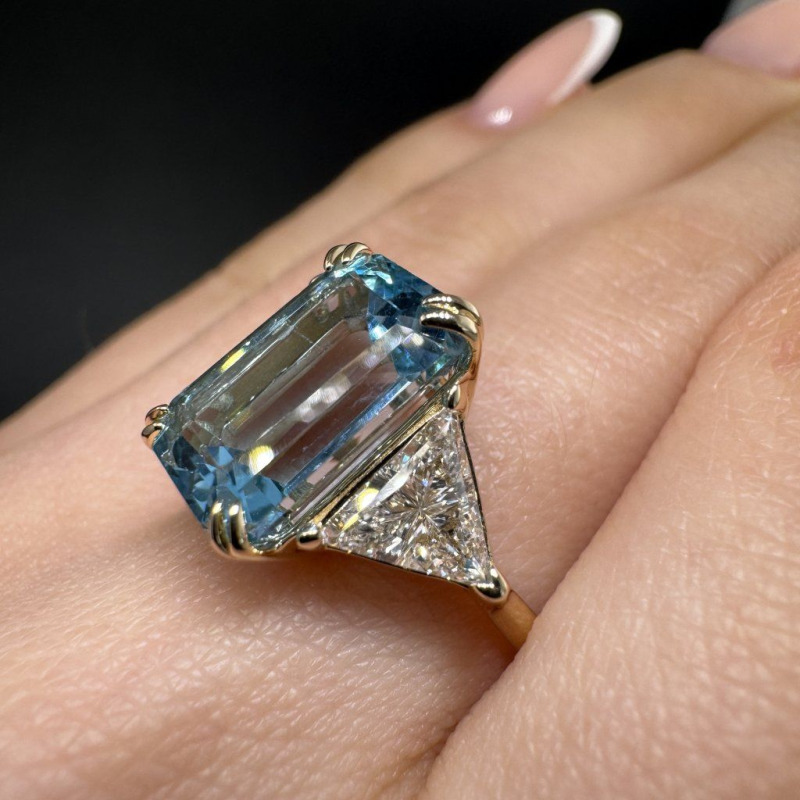 Ring with Topaz and Diamonds – Yellow Gold, 5.55 ct – photo 3 of 5