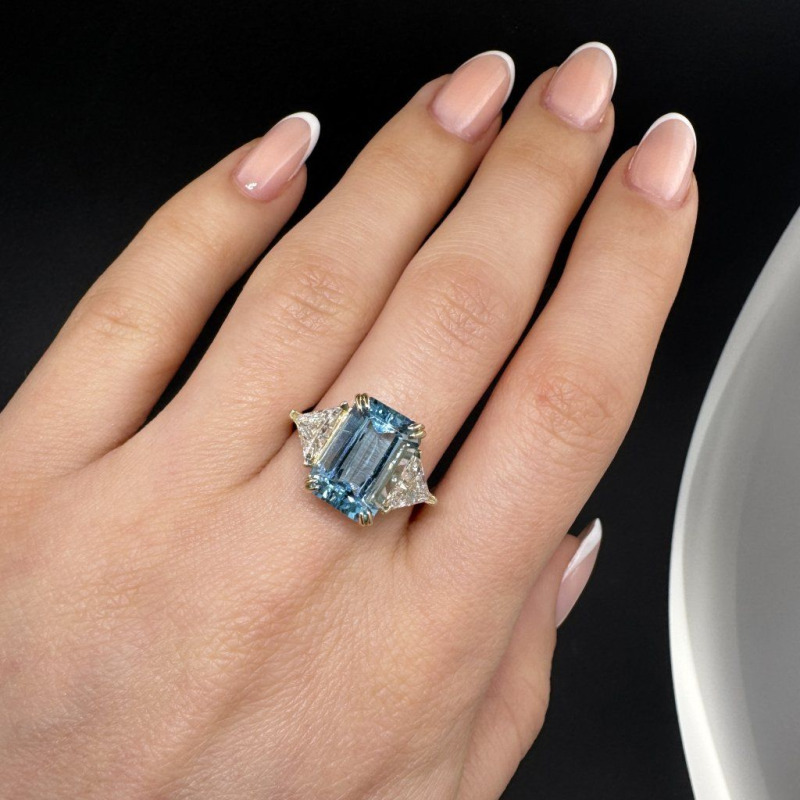 Ring with Topaz and Diamonds – Yellow Gold, 5.55 ct – photo 4 of 5