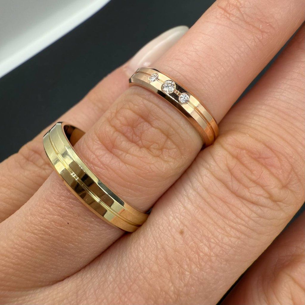 Diamond Wedding Rings – Yellow Gold, 0.031 ct – photo 1 of 4