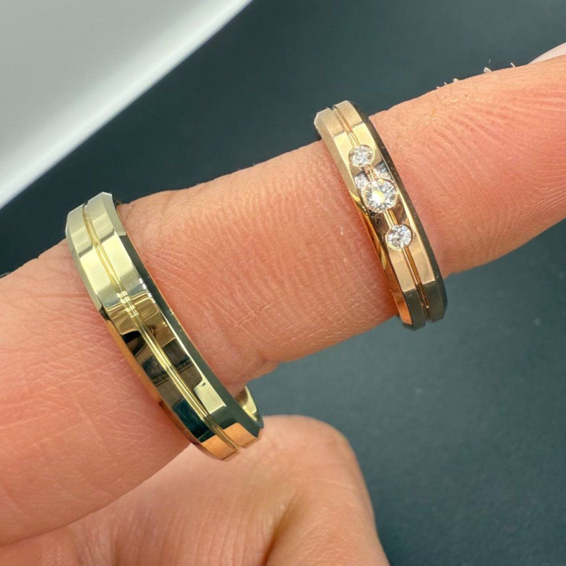 Diamond Wedding Rings – Yellow Gold, 0.031 ct – photo 3 of 4