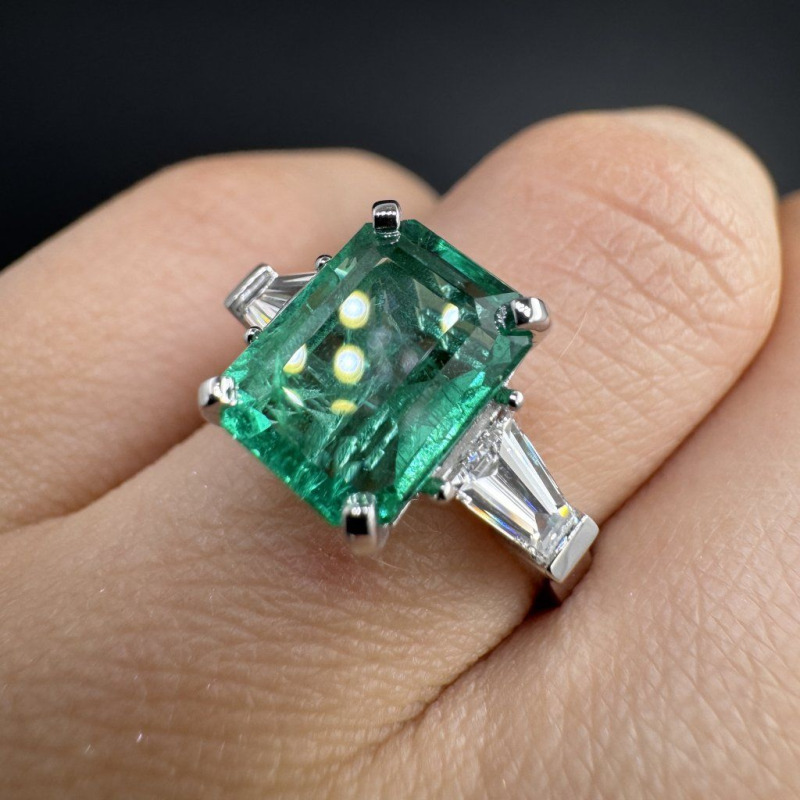 Ring with Emerald and Diamonds, 2.36 ct – photo 4 of 7