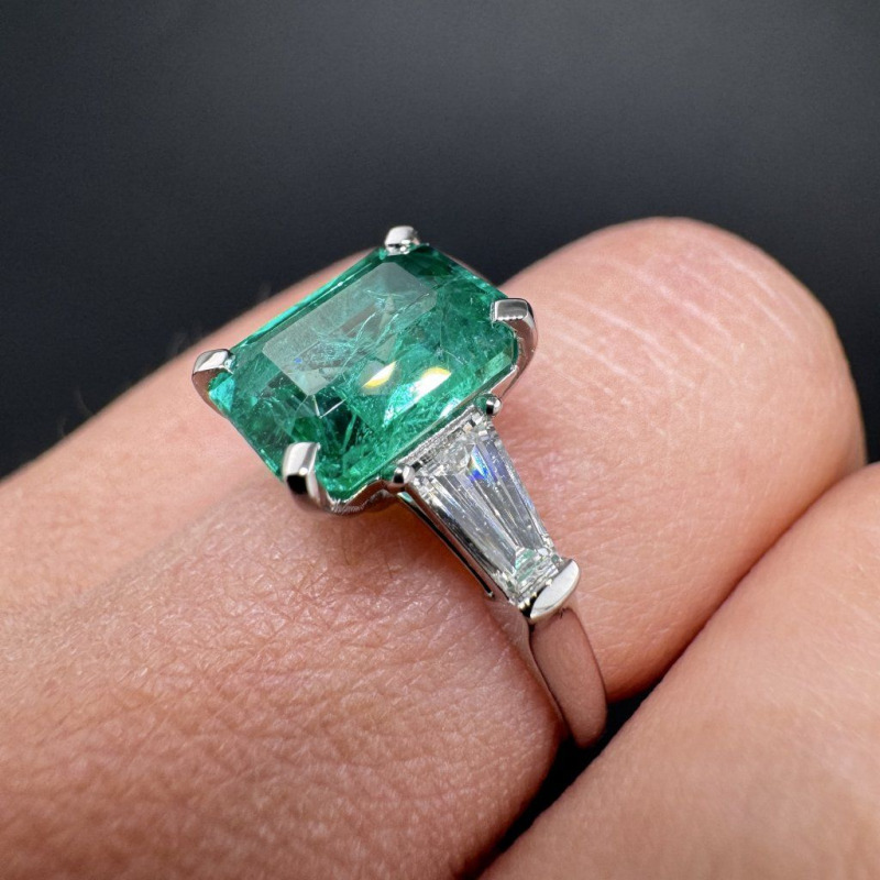 Ring with Emerald and Diamonds, 2.36 ct – photo 7 of 7