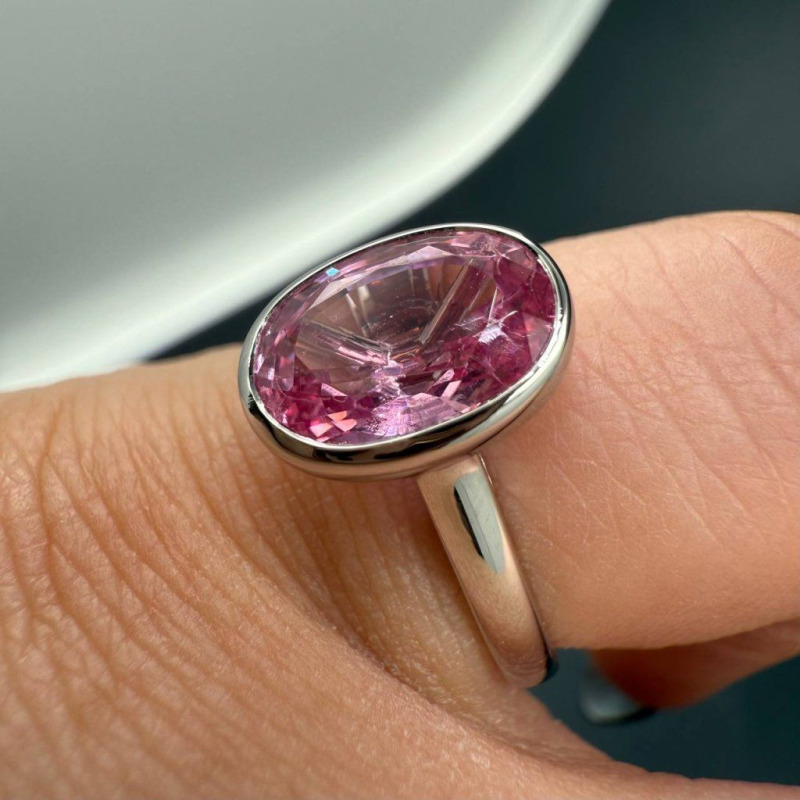 Ring with Natural Spinel – Platinum, 2.69 ct – photo 3 of 4