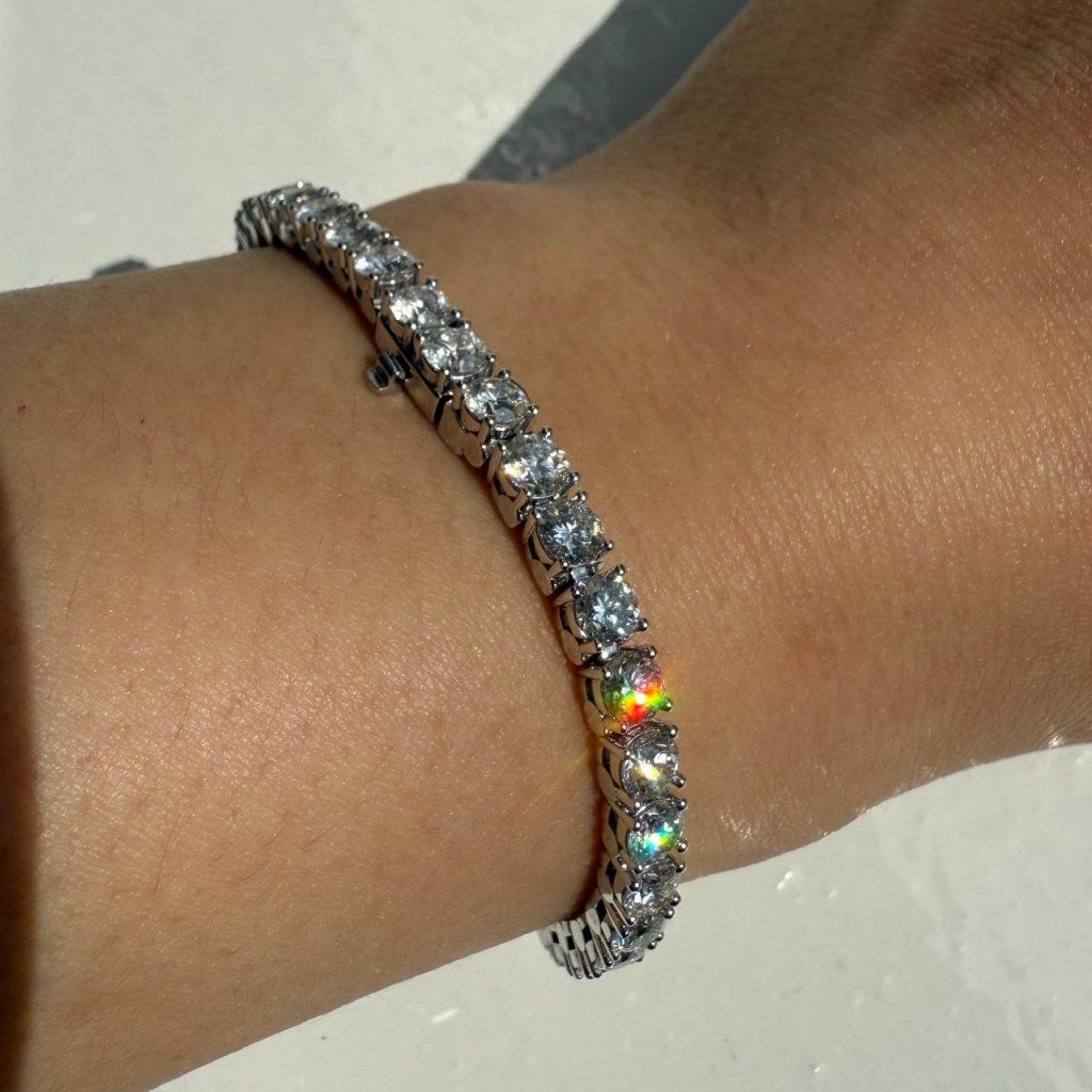 Diamond Bracelet – White Gold, 7.995 ct – photo 1 of 5