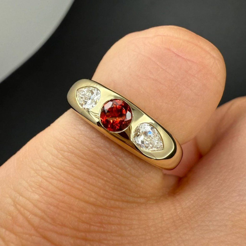 Ring with Garnet and Diamonds, 0.424 ct – photo 4 of 7
