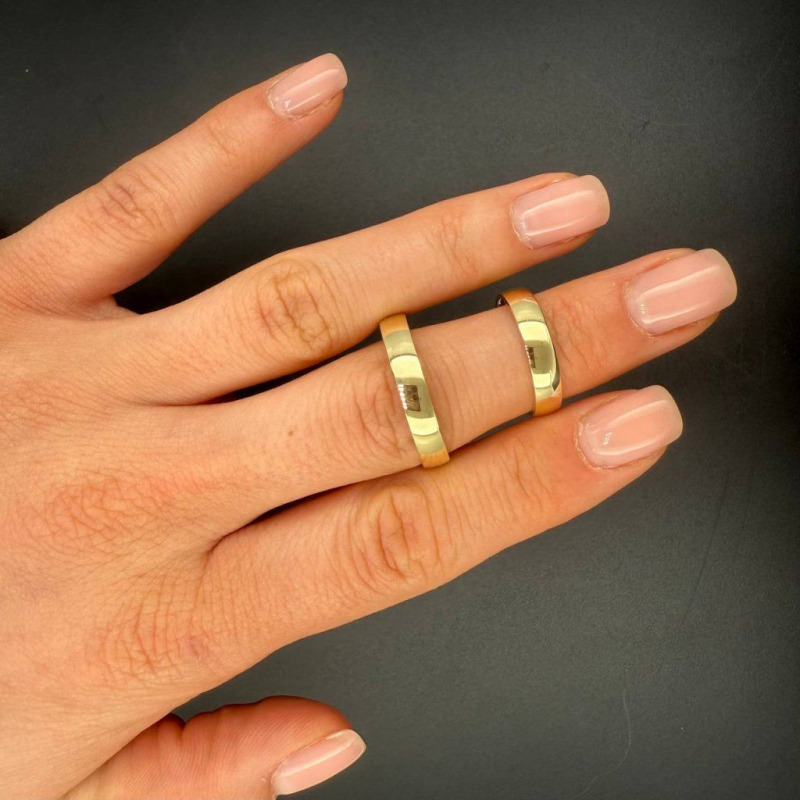 A Pair of Gold Wedding Bands – Yellow Gold – photo 3 of 4