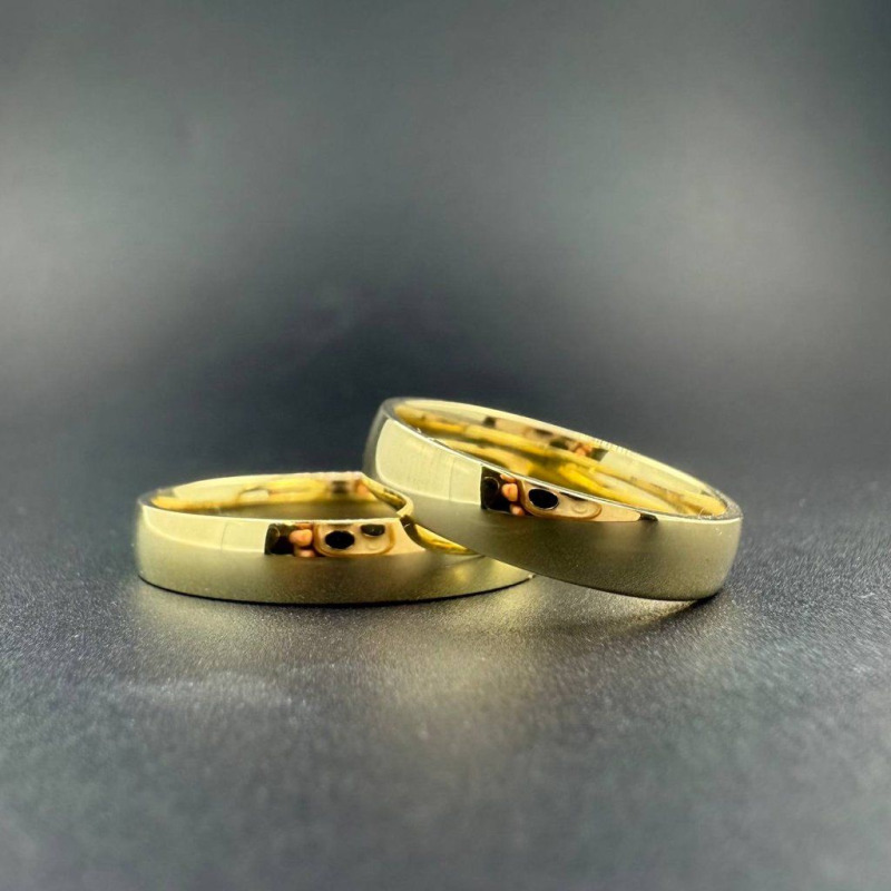A Pair of Gold Wedding Bands – Yellow Gold – photo 4 of 4